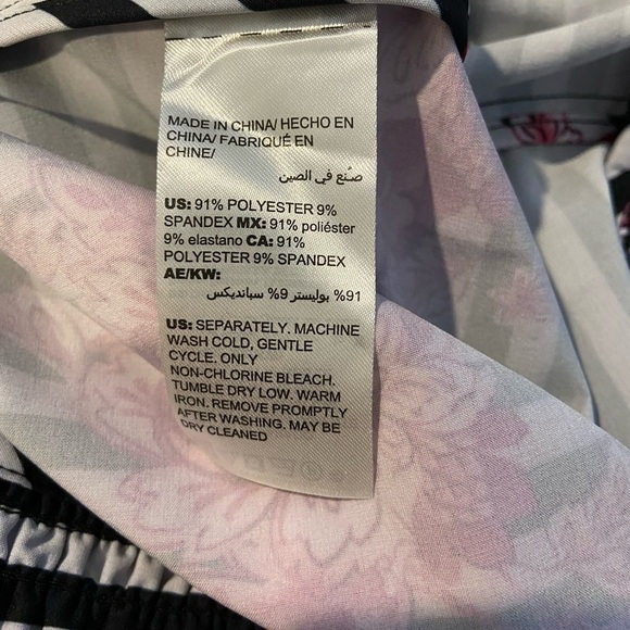 Chico’s  Zenergy Jacket  -  Chico Size 2 - equivalent to Large - Picture 7 of 10